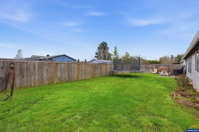 3422 NE Harvest Dr Dr, Mcminnville, OR 97128