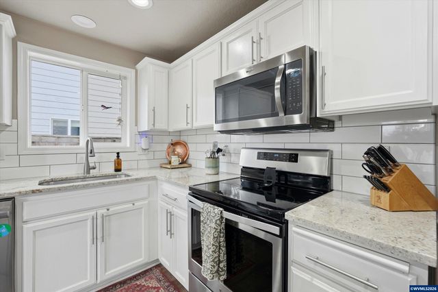 3422 NE Harvest Dr Dr, Mcminnville, OR 97128