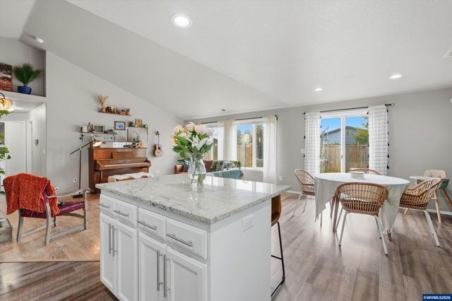 3422 NE Harvest Dr Dr, Mcminnville, OR 97128