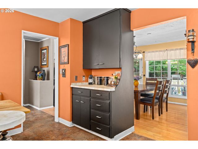 12115 Sw FAIRCREST St, Portland, OR 97225