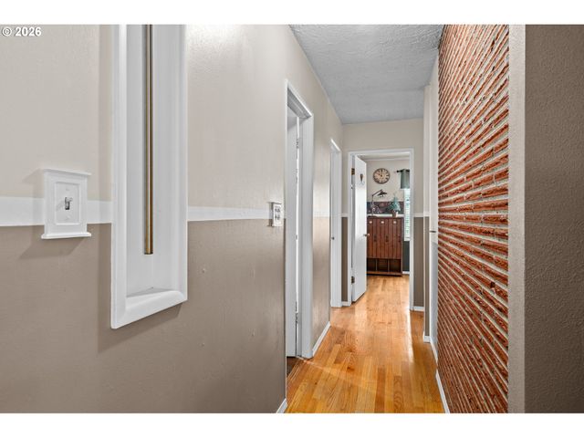 12115 Sw FAIRCREST St, Portland, OR 97225