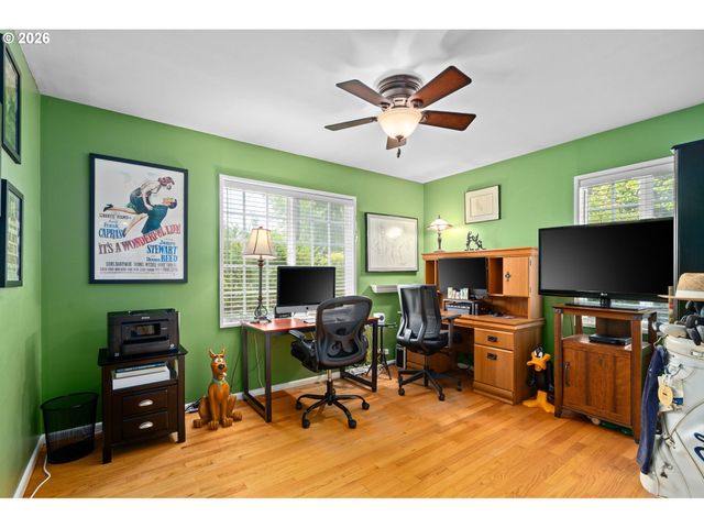 12115 Sw FAIRCREST St, Portland, OR 97225