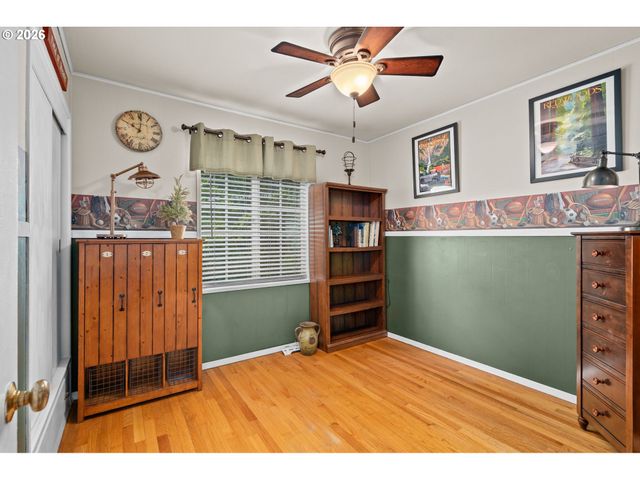 12115 Sw FAIRCREST St, Portland, OR 97225