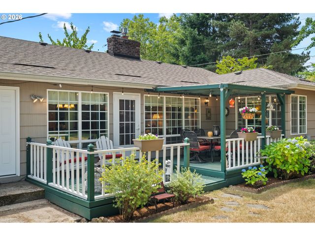 12115 Sw FAIRCREST St, Portland, OR 97225
