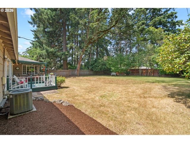 12115 Sw FAIRCREST St, Portland, OR 97225