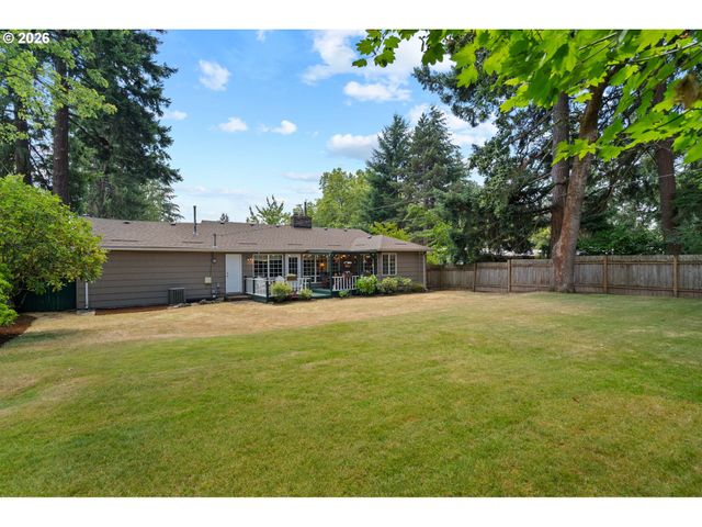 12115 Sw FAIRCREST St, Portland, OR 97225