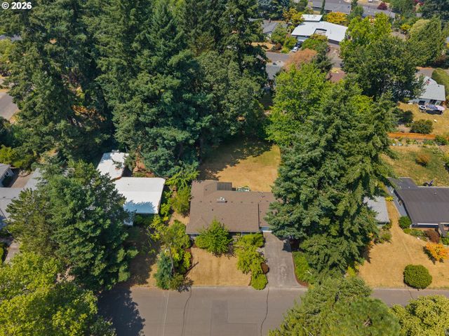 12115 Sw FAIRCREST St, Portland, OR 97225