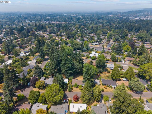 12115 Sw FAIRCREST St, Portland, OR 97225