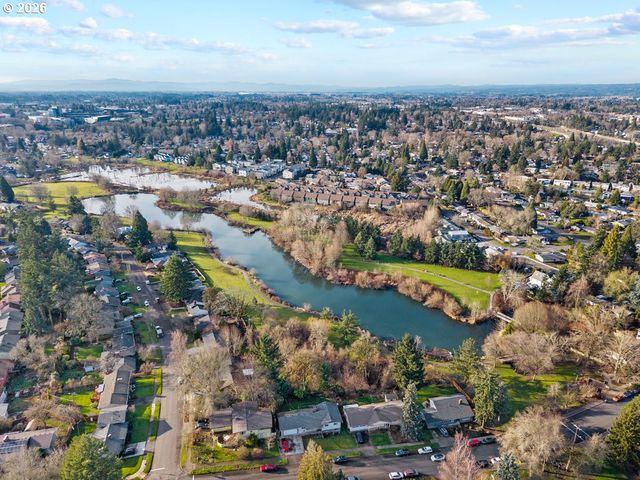 12115 Sw FAIRCREST St, Portland, OR 97225