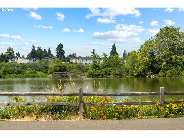 12115 Sw FAIRCREST St, Portland, OR 97225
