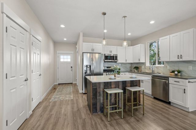 111 N Herald Rd, Spokane Valley, WA 99206