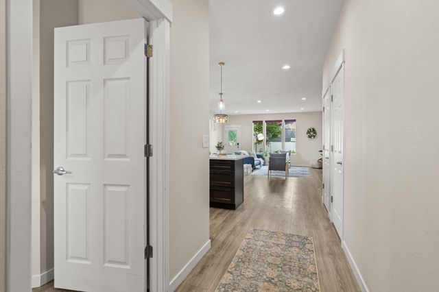 111 N Herald Rd, Spokane Valley, WA 99206