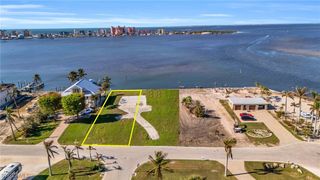 926 San Carlos DR, Fort Myers Beach, FL 33931