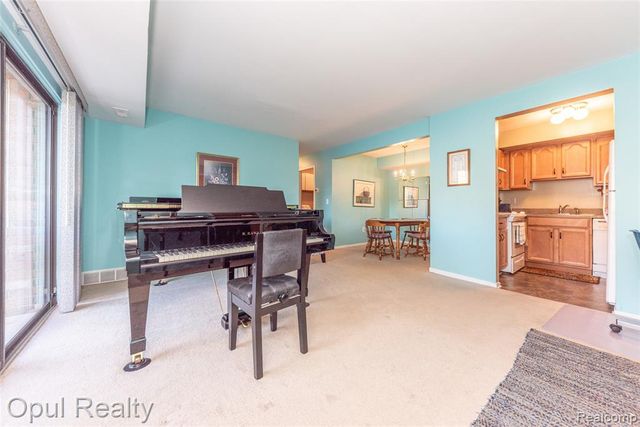 29560 Clarita Street, Livonia, MI 48152