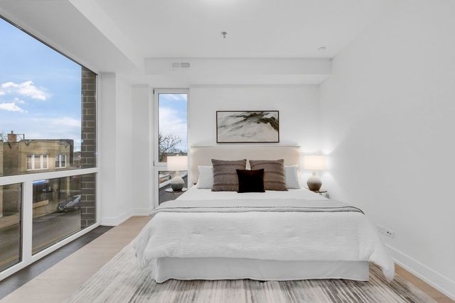 3204 N Kostner Avenue 204, Chicago, IL 60641