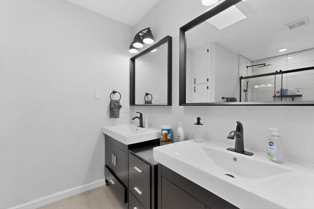 1410 Silver Avenue SW, Albuquerque, NM 87104