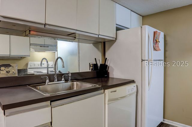 14 Three Mast Lane 14, Hilton Head Island, SC 29928