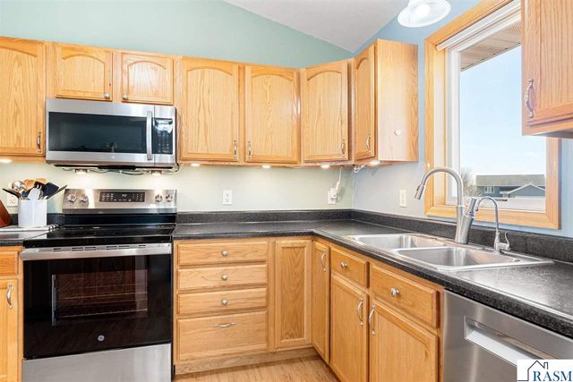 604 St Andrews Drive, Mankato, MN 56001
