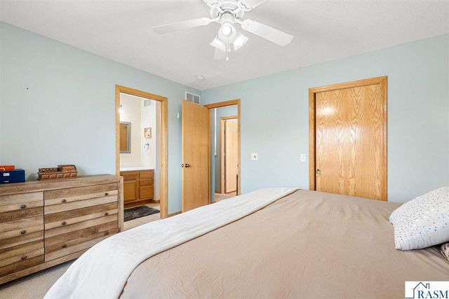604 St Andrews Drive, Mankato, MN 56001