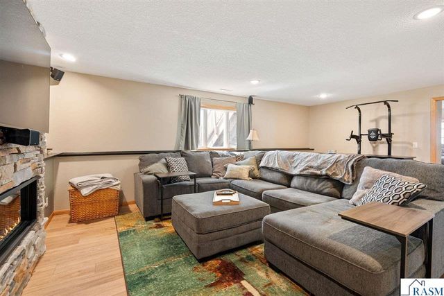 604 St Andrews Drive, Mankato, MN 56001