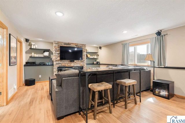 604 St Andrews Drive, Mankato, MN 56001