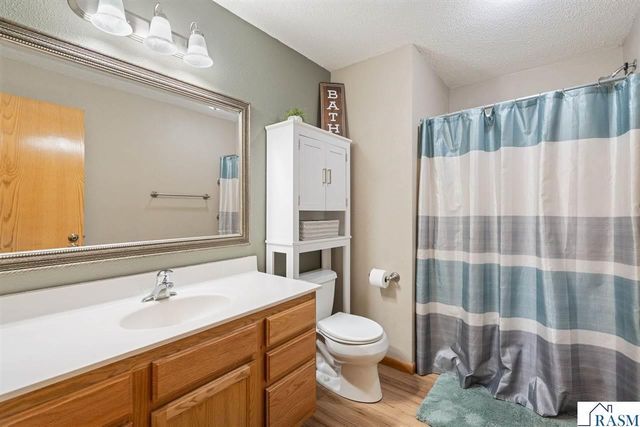 604 St Andrews Drive, Mankato, MN 56001
