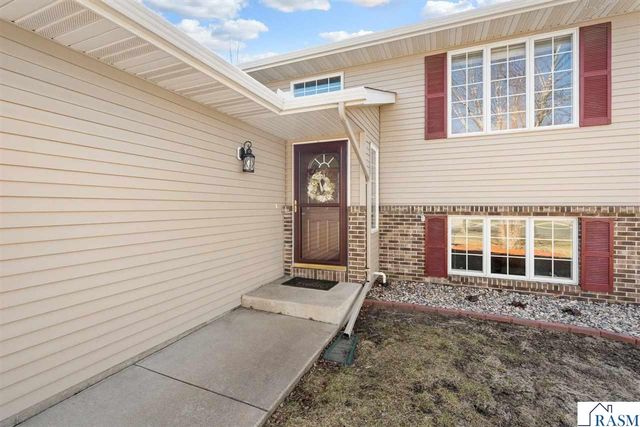 604 St Andrews Drive, Mankato, MN 56001