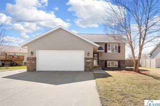 604 St Andrews Drive, Mankato, MN 56001
