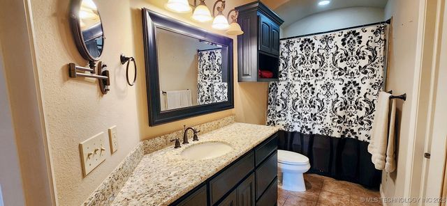 870 Cherry Springs Drive, Tahlequah, OK 74464