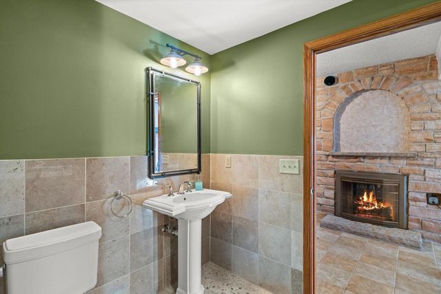 N44W25902 Lindsay ROAD, Pewaukee, WI 53072