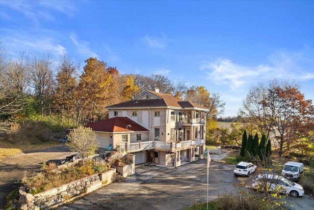 N44W25902 Lindsay ROAD, Pewaukee, WI 53072