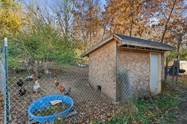 N44W25902 Lindsay ROAD, Pewaukee, WI 53072