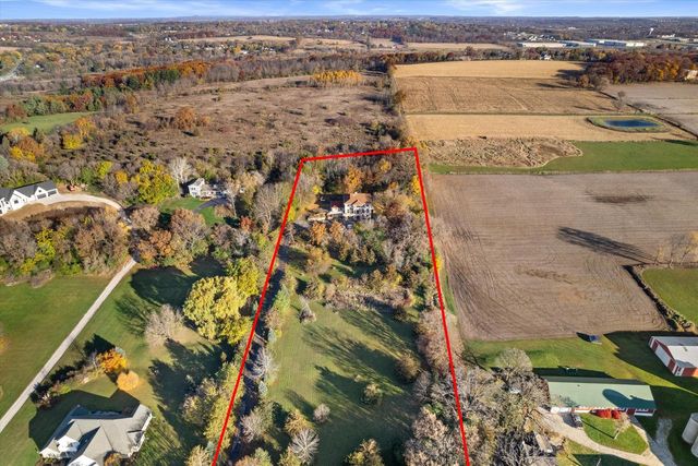 N44W25902 Lindsay ROAD, Pewaukee, WI 53072