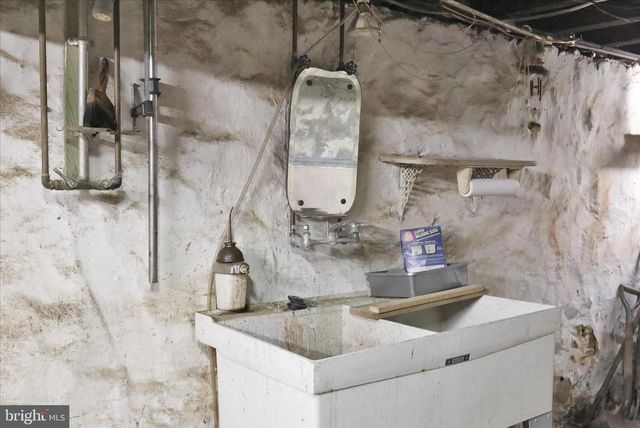 1217 WINDSOR ST, Reading, PA 19604