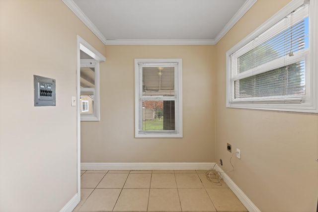 216 Eureka Ave, Lodi, CA 95240