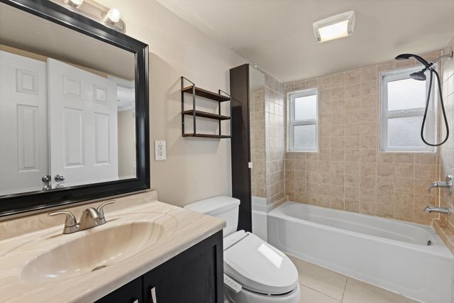 216 Eureka Ave, Lodi, CA 95240