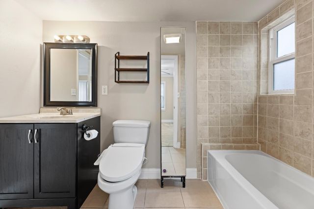 216 Eureka Ave, Lodi, CA 95240