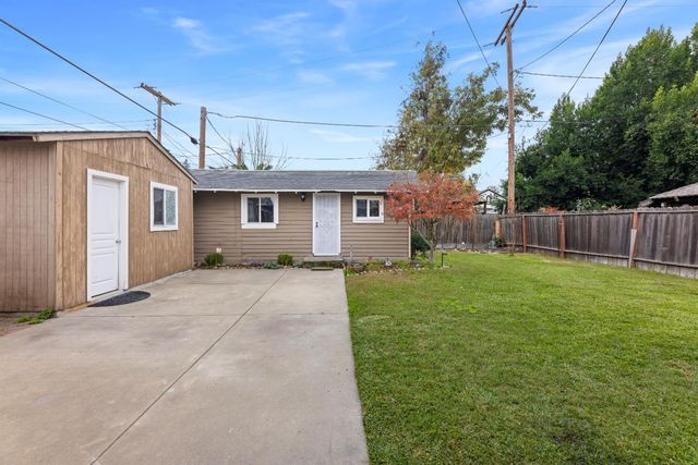 216 Eureka Ave, Lodi, CA 95240