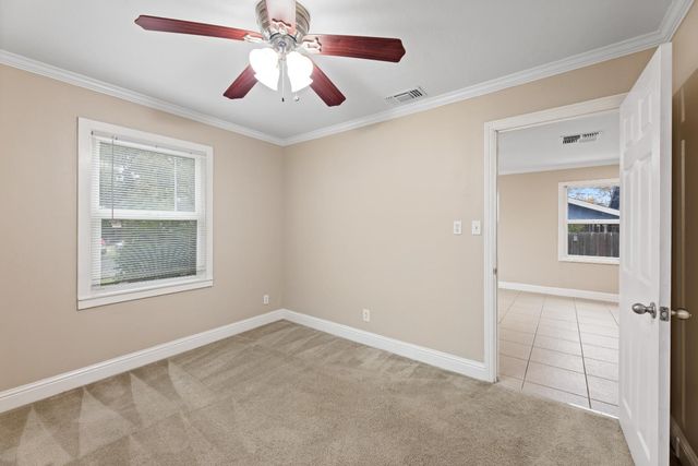 216 Eureka Ave, Lodi, CA 95240