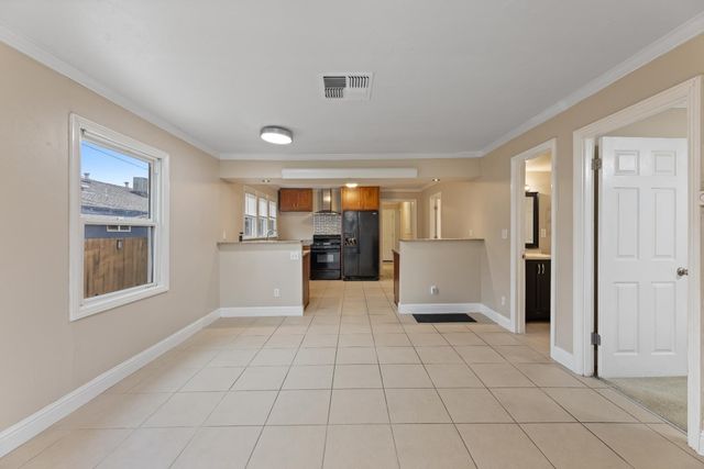 216 Eureka Ave, Lodi, CA 95240