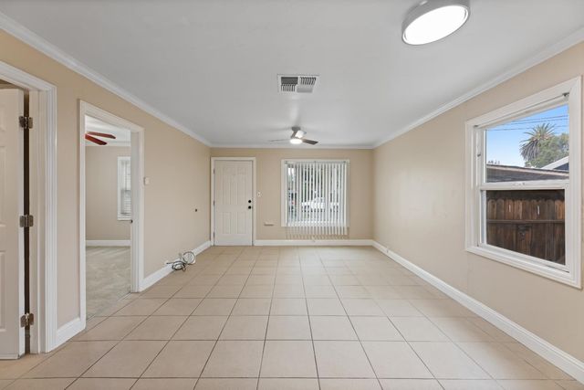 216 Eureka Ave, Lodi, CA 95240