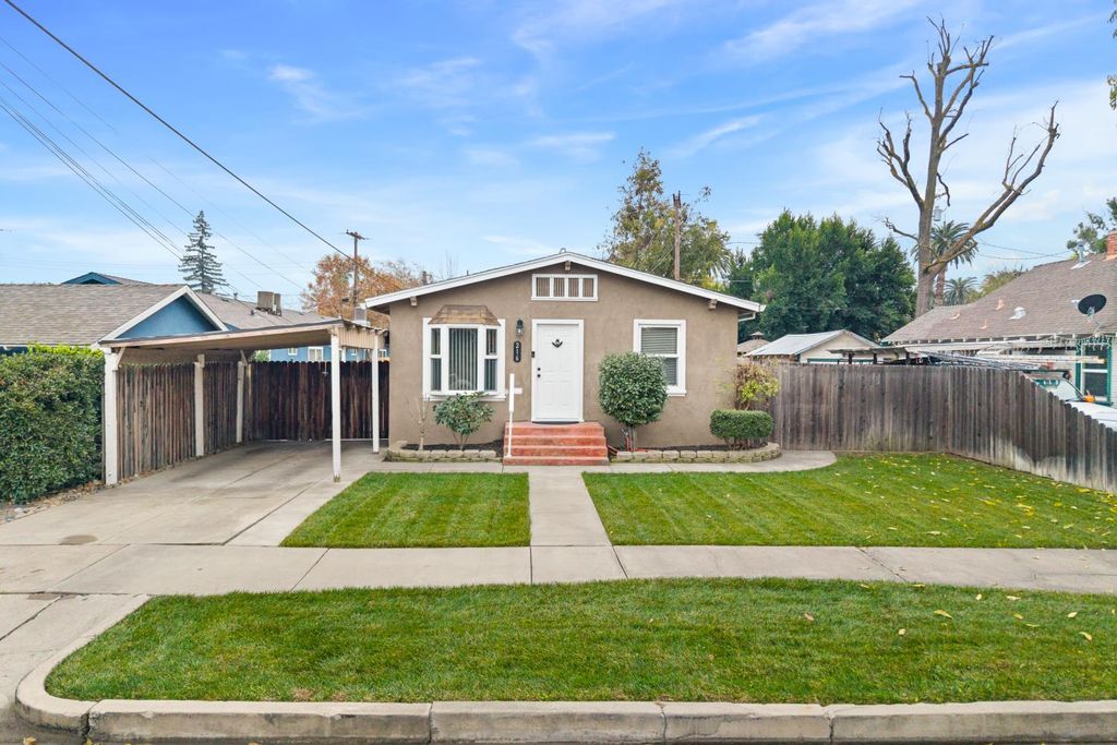 216 Eureka Ave, Lodi, CA 95240