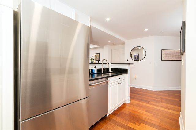 10 Seaport Dr. 2505, Quincy, MA 02171