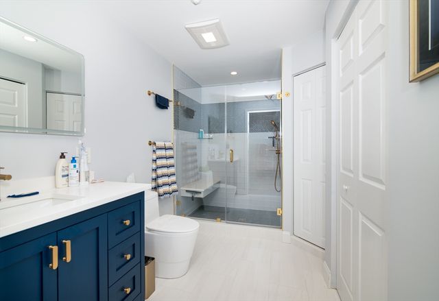 10 Seaport Dr. 2505, Quincy, MA 02171