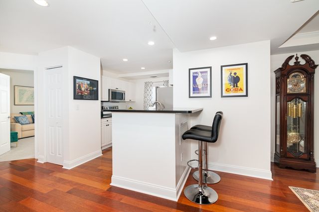 10 Seaport Dr. 2505, Quincy, MA 02171