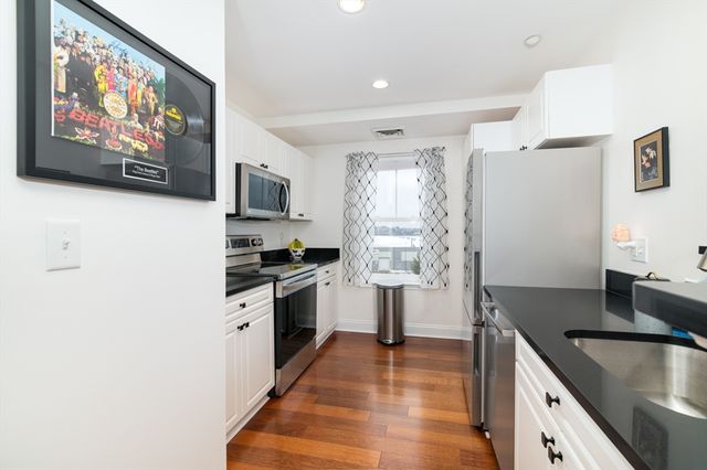 10 Seaport Dr. 2505, Quincy, MA 02171