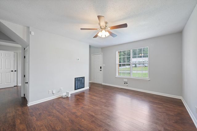 818 Shelton Cir, S, Clarksville, TN 37042