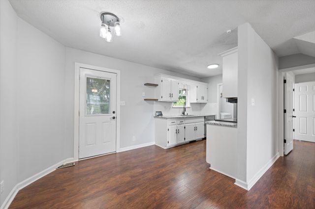 818 Shelton Cir, S, Clarksville, TN 37042