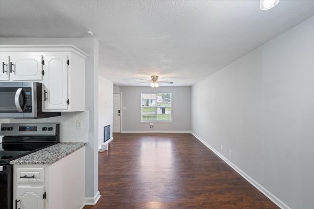 818 Shelton Cir, S, Clarksville, TN 37042