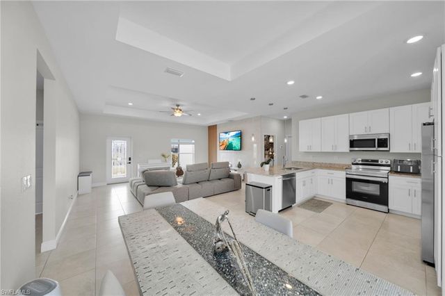 405 NW 10th ST, Cape Coral, FL 33993